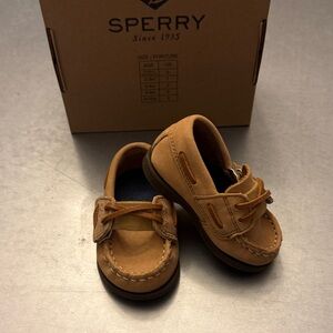 Sperry Kids Light Brown Moccasins. Size 2. Original box